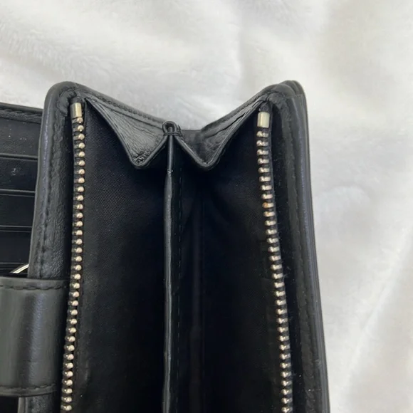 COPY - Vintage Coach Black Wallet with Silver Buckle - Picture 6 of 16